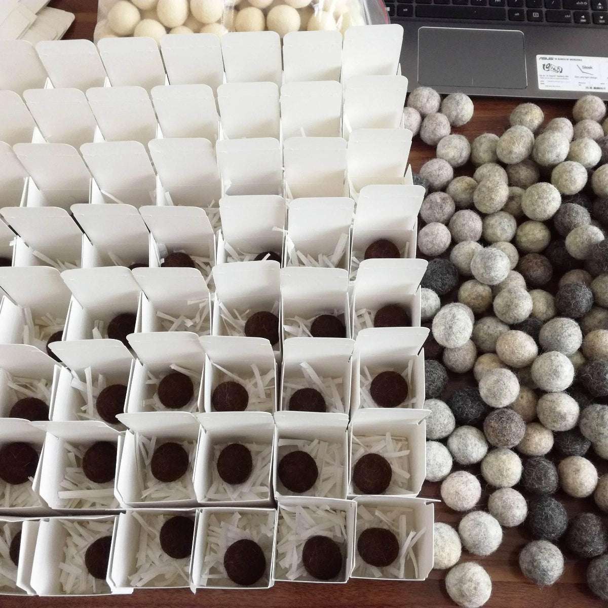 Natural Cat Toys Set - 5 Eco-Friendly Balls - Home Soul