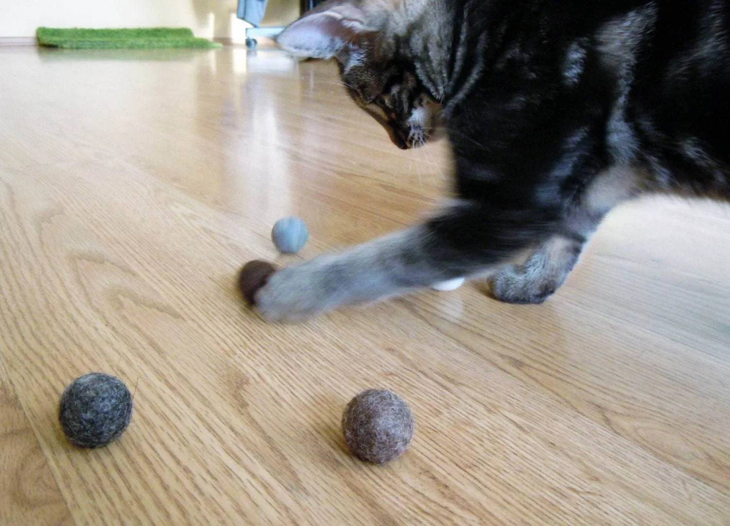 Natural Cat Toys Set - 5 Eco-Friendly Balls - Home Soul