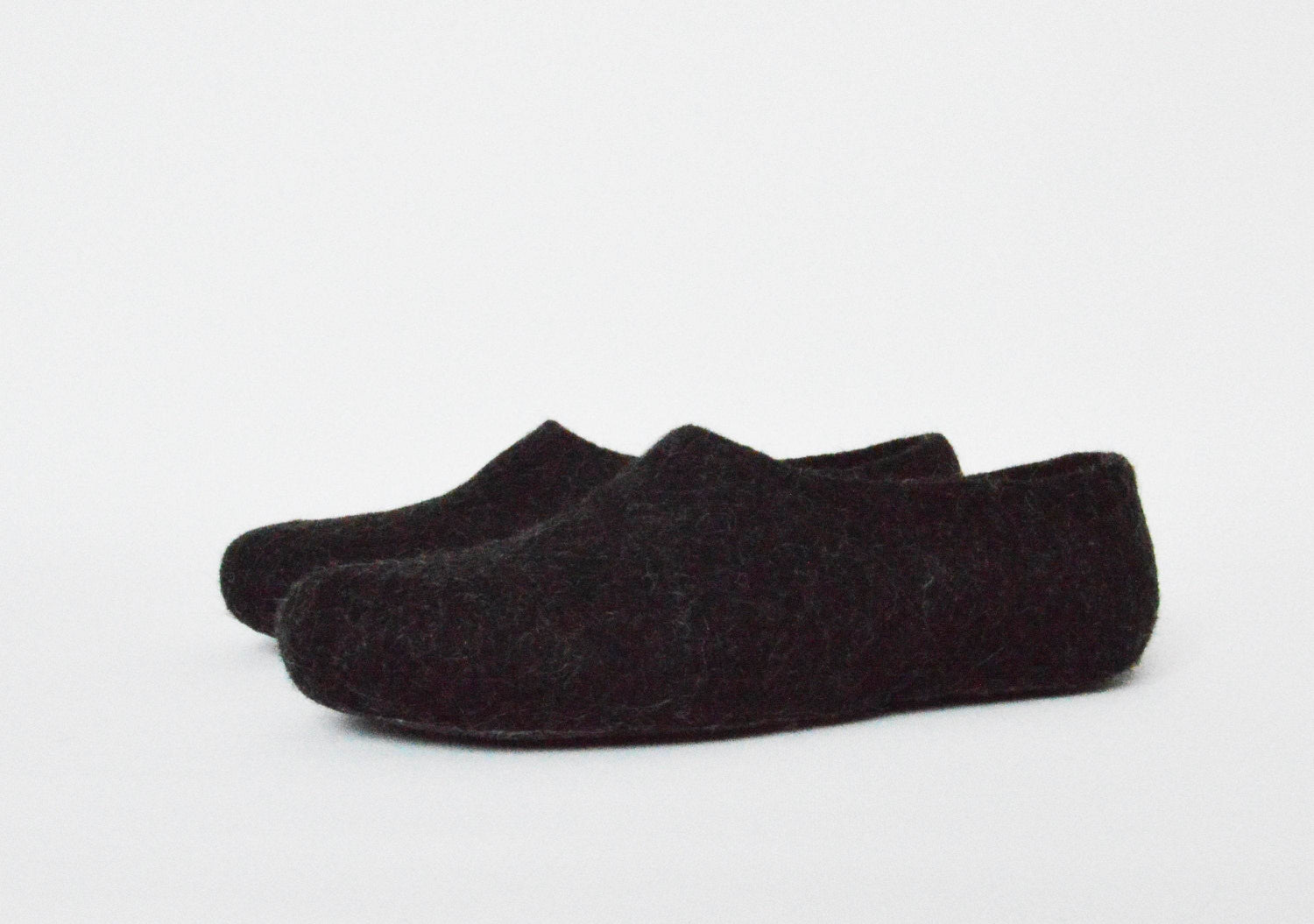 Eco friendly natural brown black color felted men slippers - Home Soul