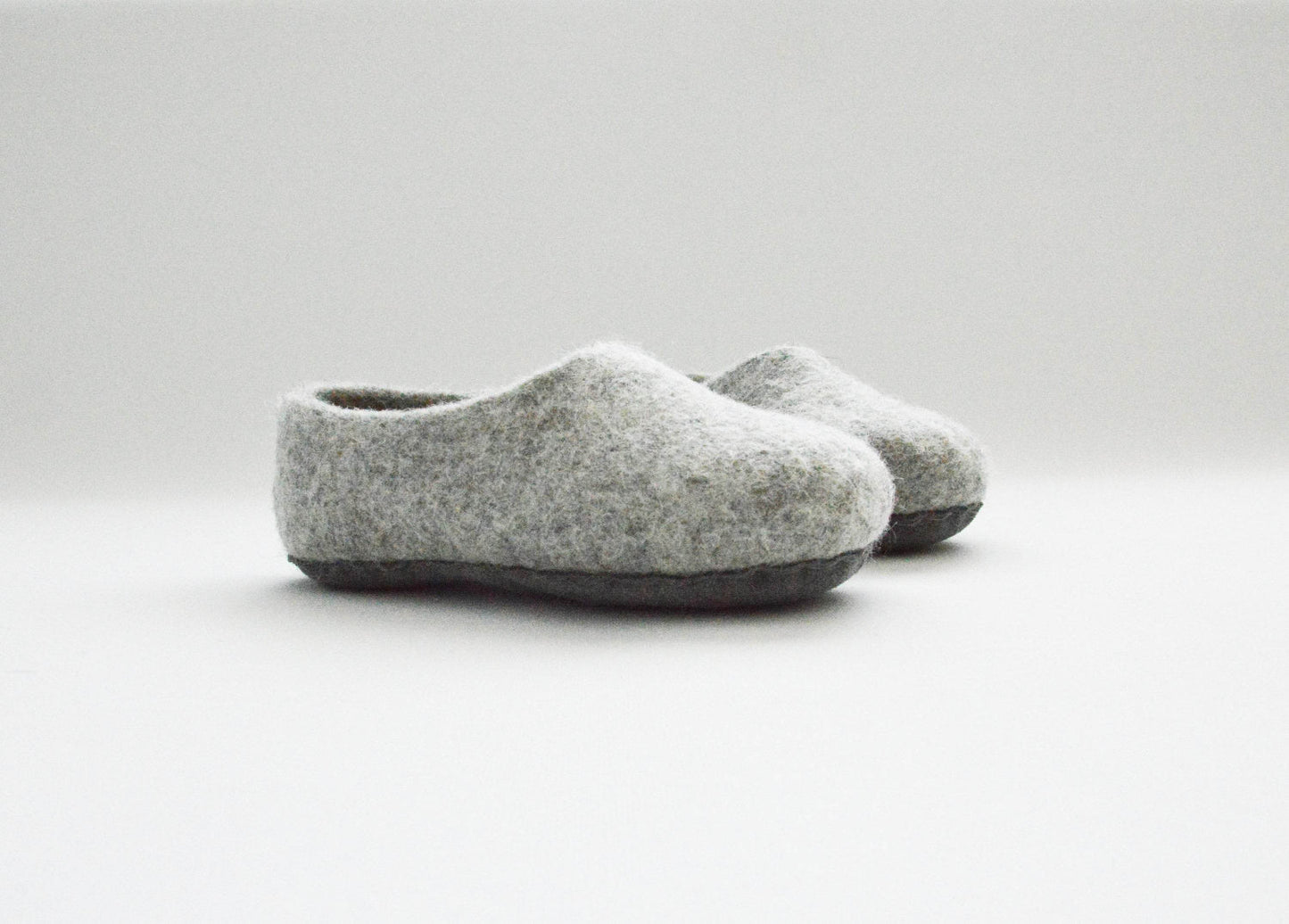 Simple Kids Slippers - Felted House Shoes - Home Soul