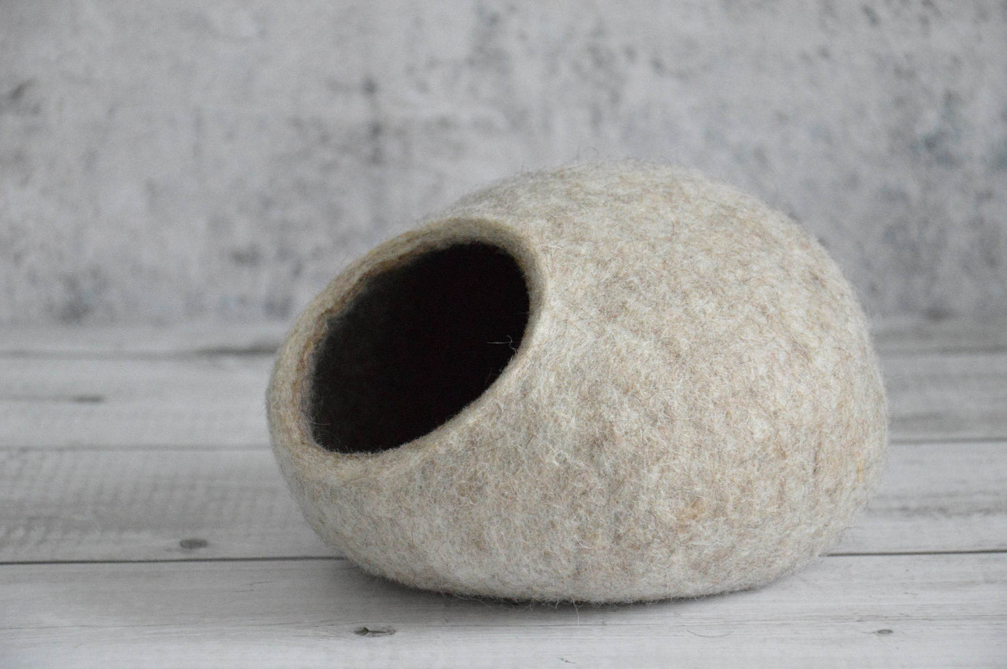 Two Color Hedgehog Bed - Dual-Tone Pet House - Home Soul