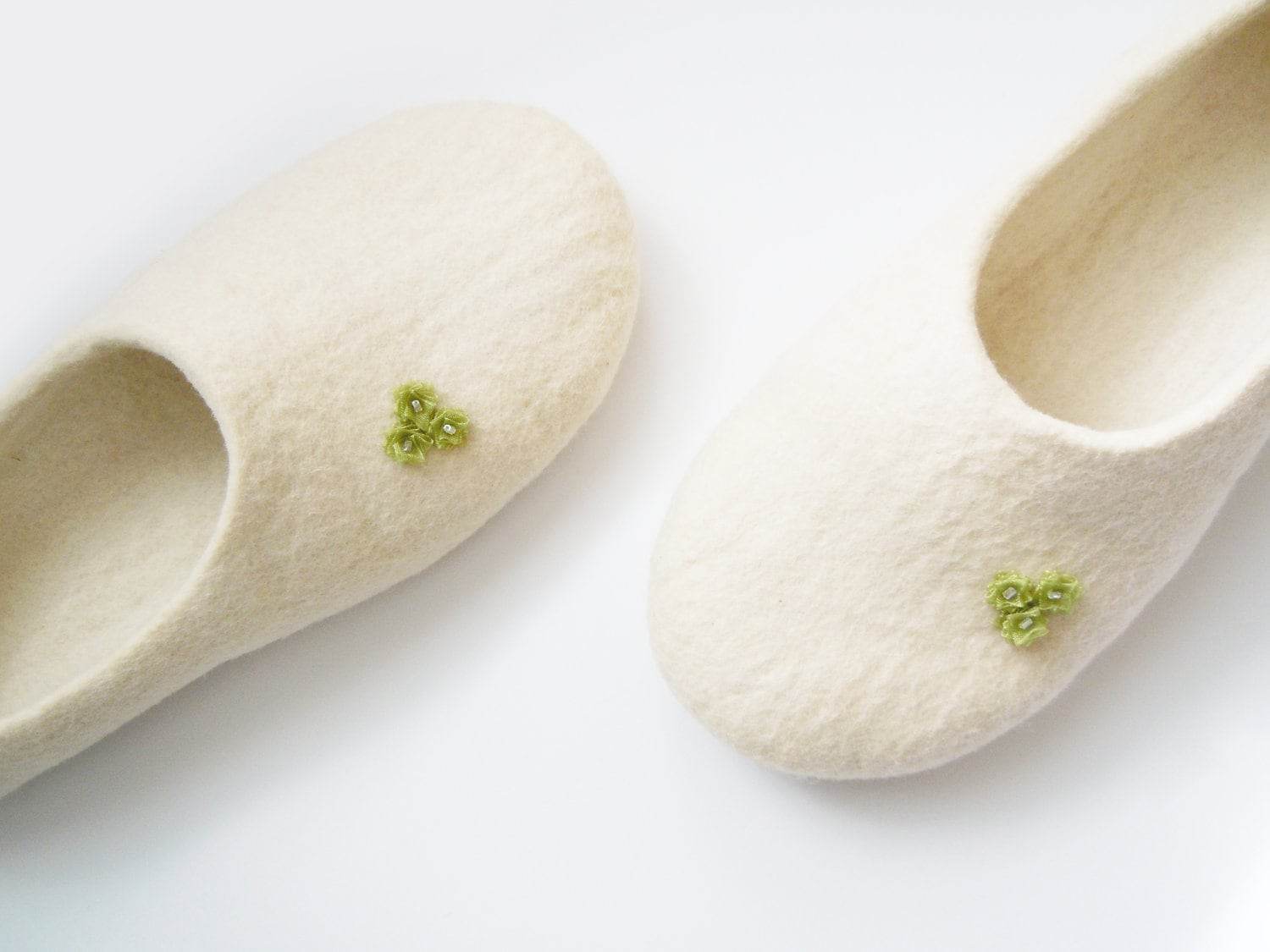 Roses Slippers - Romantic Felted House Shoes - Home Soul