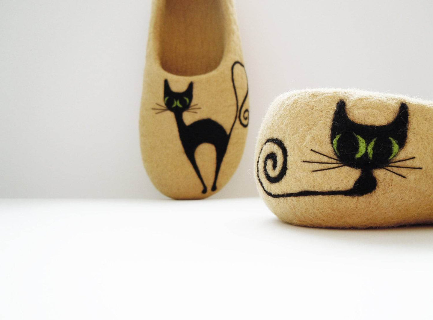Women's Black Cat Slippers - Felted House Shoes - Home Soul