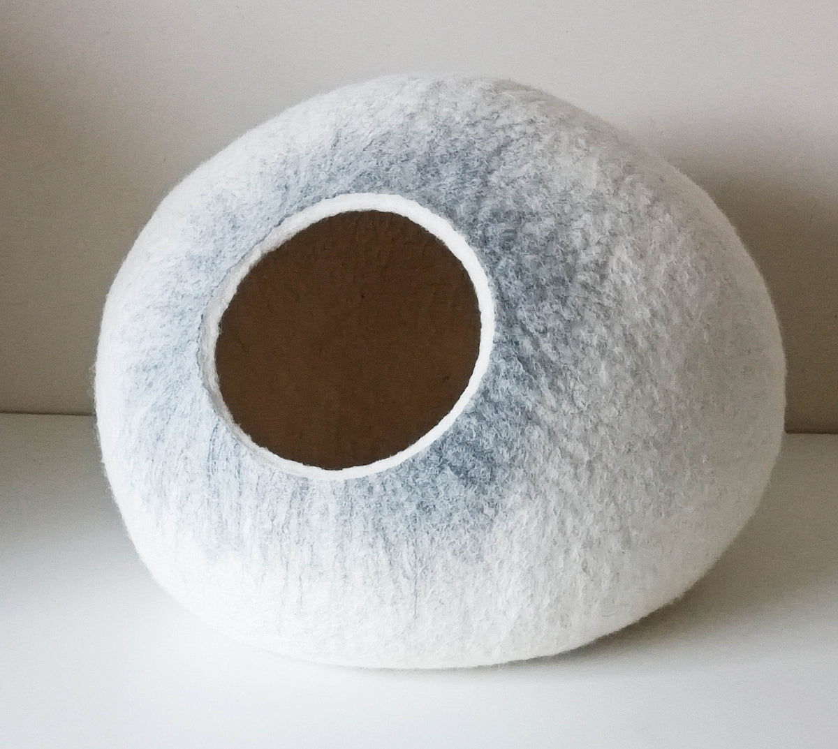 Ombre Pet Bed - Modern Gradient Design - Home Soul