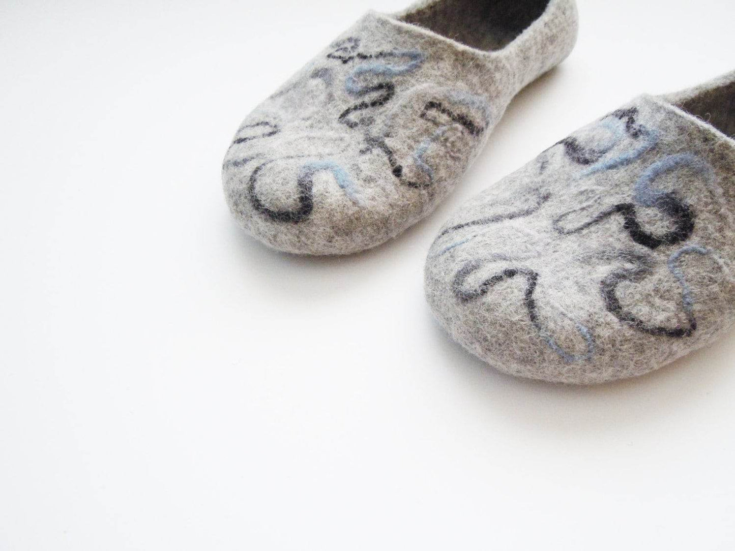 Felted wool slippers Zigzag lines - Home Soul