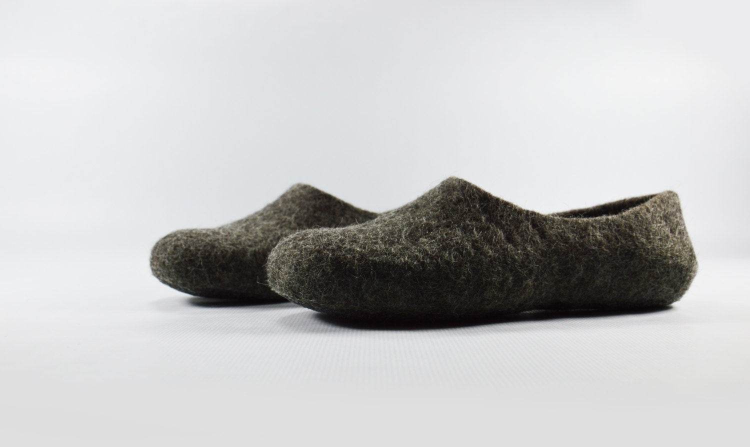 Handmade Natural Grey Felt Slippers - House Shoes - Home Soul