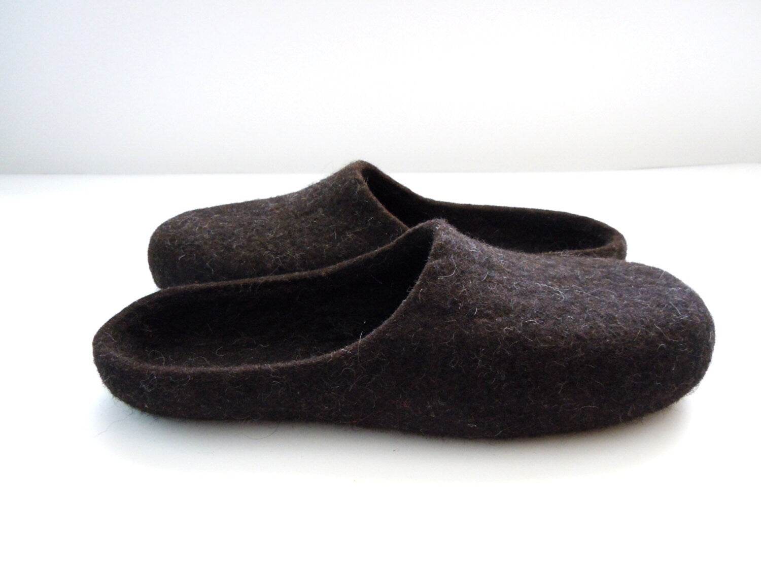 Eco friendly natural brown black color felted low back men slippers - Home Soul