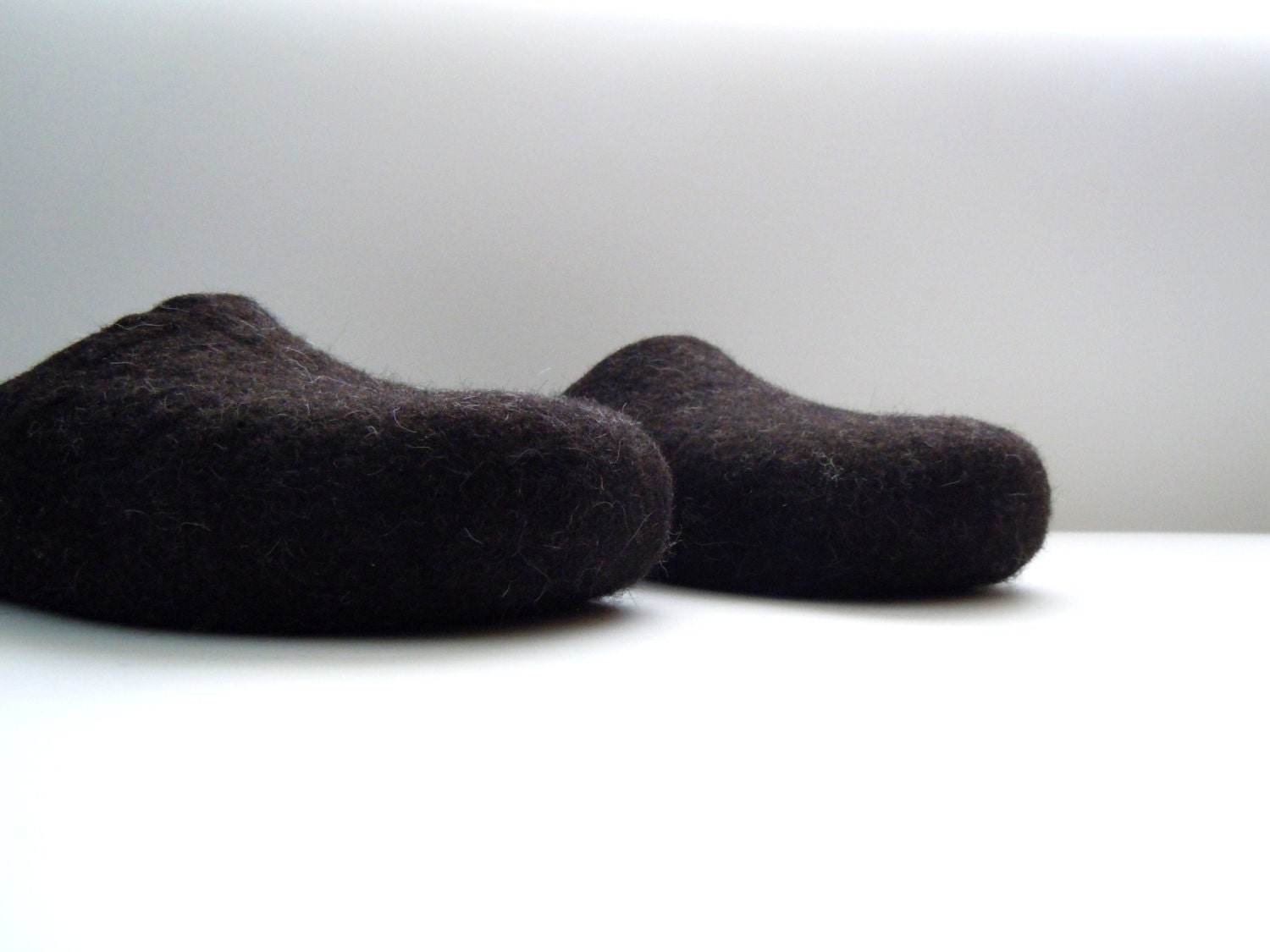 Eco friendly natural brown black color felted low back men slippers - Home Soul
